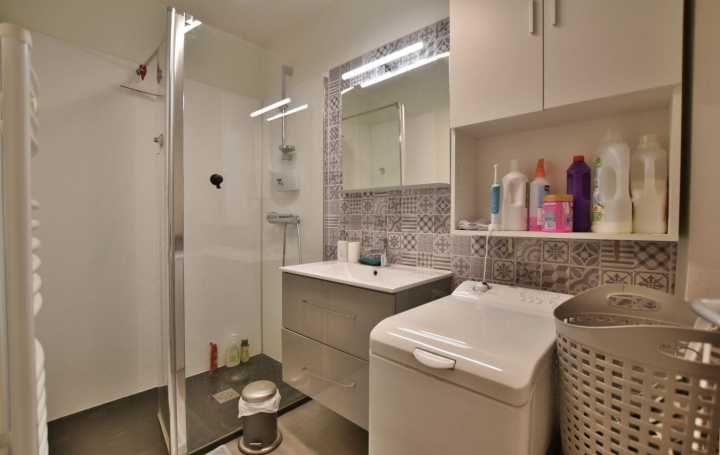 2 Pièces CHOLET (49300)  64 m2 720 € 