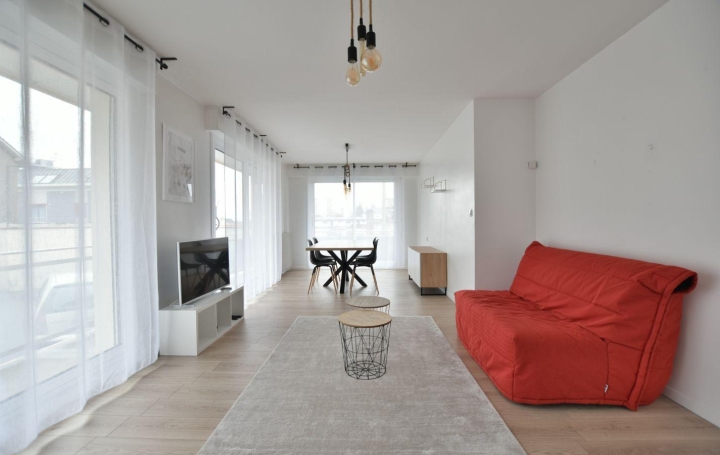 2 Pièces CHOLET (49300)  64 m2 720 € 