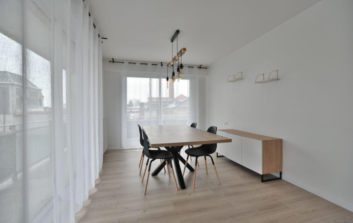 2 Pièces CHOLET (49300)  64 m2 720 € 