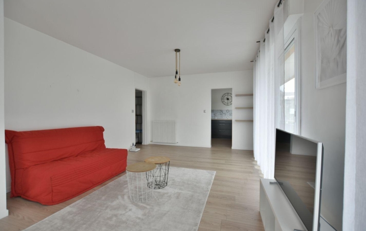 2 Pièces CHOLET (49300)  64 m2 720 € 