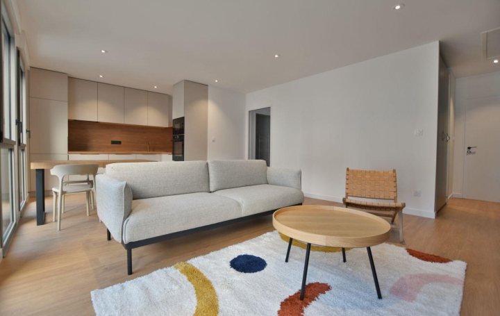Réseau Immo-diffusion : Appartement P3  CHOLET  64 m2 880 € 
