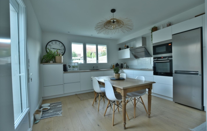 Maison CHOLET (49300)  98 m2 990 € 