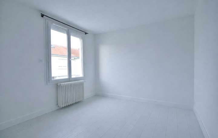 Maison CHOLET (49300)  98 m2 990 € 