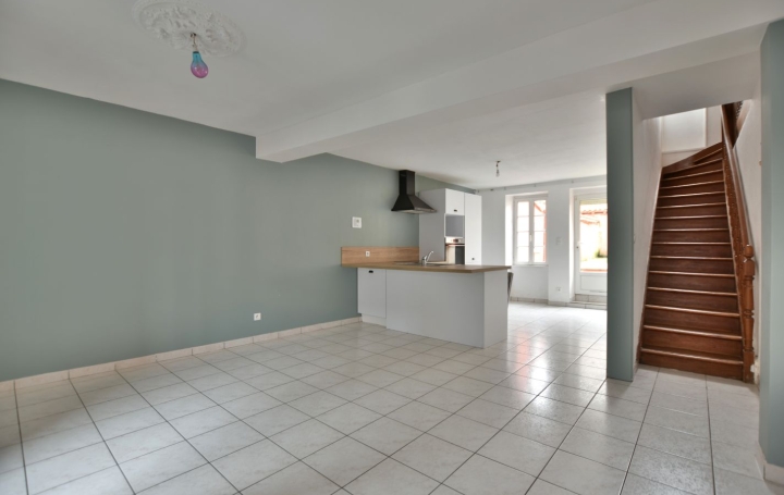 Maison / Villa CHOLET (49300) 82 m<sup>2</sup> 800 € 