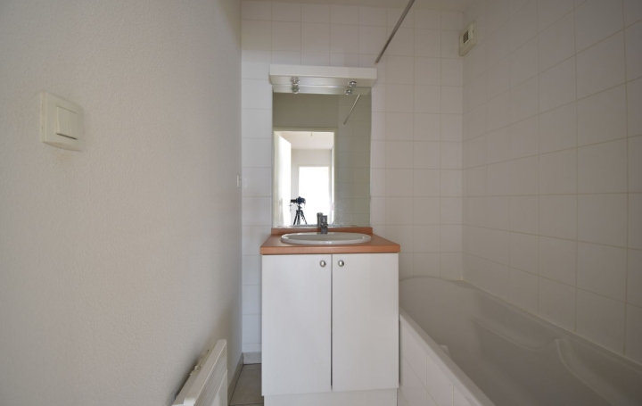 3 Pièces CHOLET (49300)  57 m2 730 € 