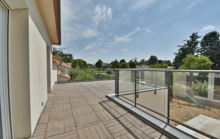 Maison CHOLET (49300)  215 m2 1 600 € 