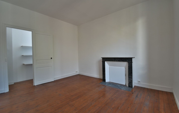 3 Pièces CHOLET (49300)  77 m2 670 € 