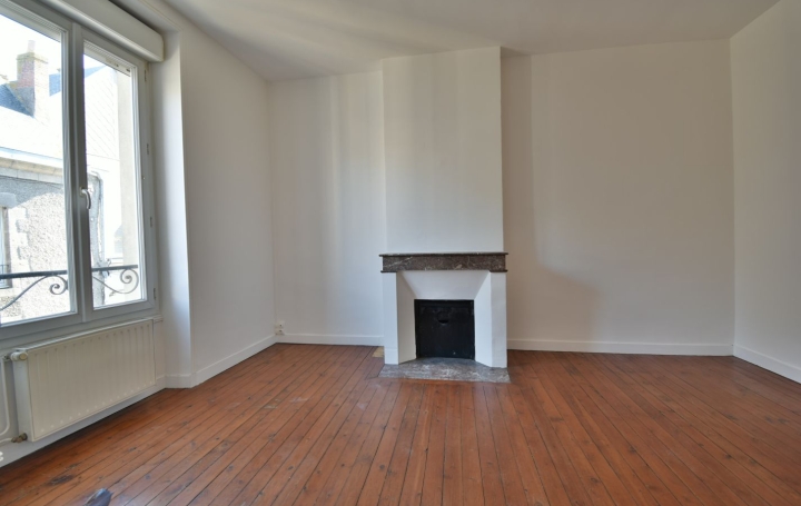 3 Pièces CHOLET (49300)  77 m2 670 € 
