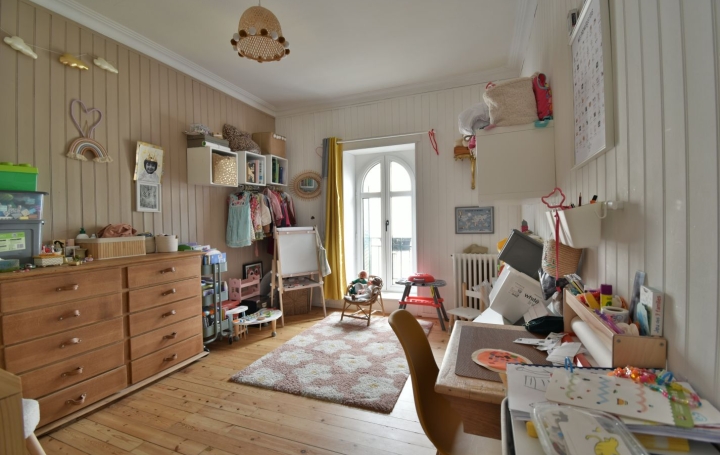 4 Pièces CHOLET (49300)  148 m2 1 100 € 