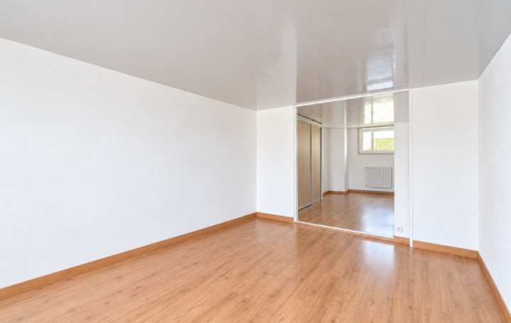 Maison CHOLET (49300)  82 m2 827 € 