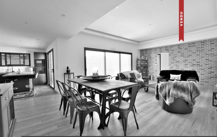 Réseau Immo-diffusion : Maison  SAINT-CHRISTOPHE-DU-BOIS  115 m2 294 900 € 