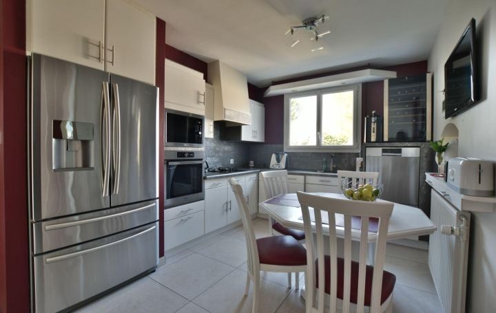 Maison MAULEVRIER (49360)  155 m2 327 600 € 