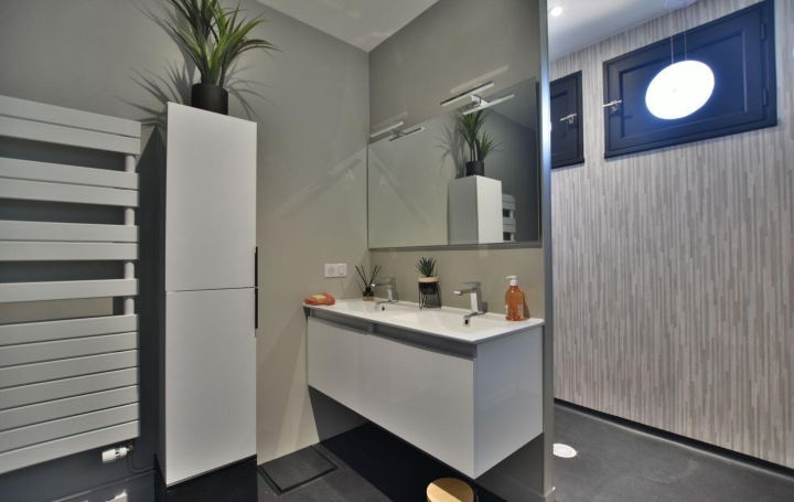 Maison MAULEVRIER (49360)  155 m2 327 600 € 