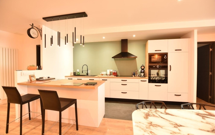 5 Pièces CHOLET (49300)  138 m2 364 000 € 
