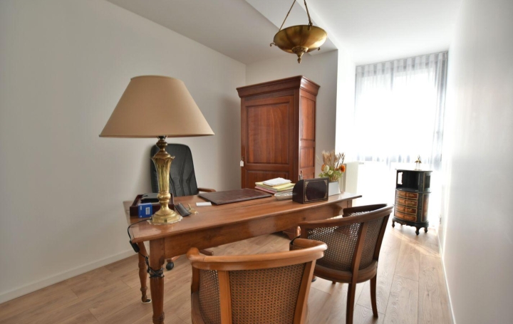 5 Pièces CHOLET (49300)  138 m2 364 000 € 