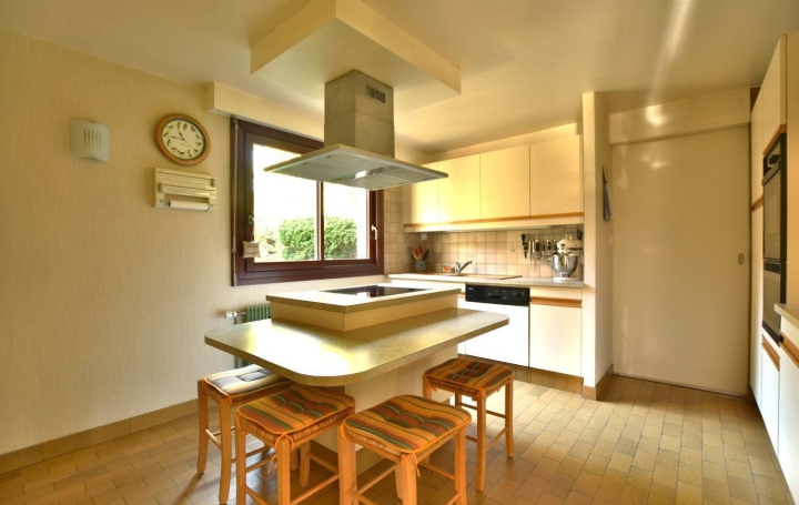 Maison CHOLET (49300)  267 m2 540 800 € 