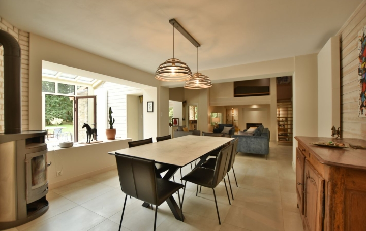 Maison CHOLET (49300)  327 m2 549 900 € 