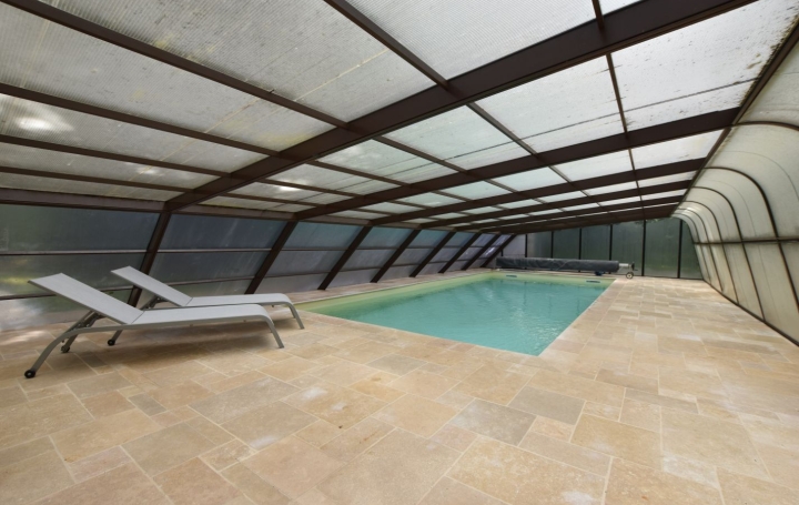 Maison CHOLET (49300)  327 m2 549 900 € 