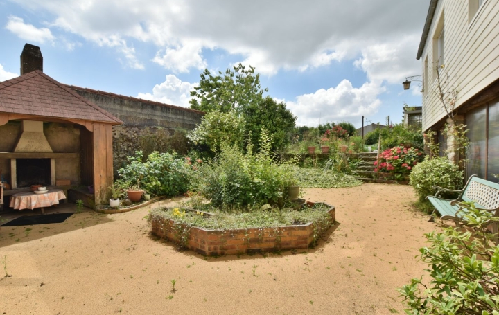 Maison MORTAGNE-SUR-SEVRE (85290)  182 m2 323 950 € 