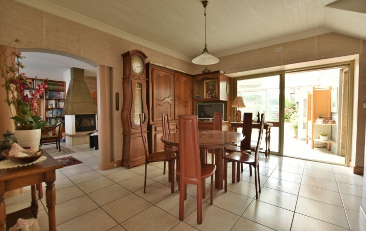 Maison MORTAGNE-SUR-SEVRE (85290)  182 m2 323 950 € 