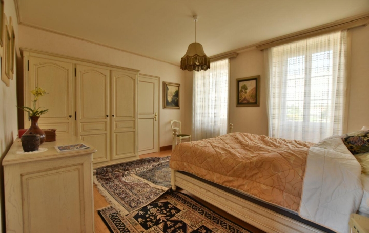 Maison MORTAGNE-SUR-SEVRE (85290)  182 m2 323 950 € 
