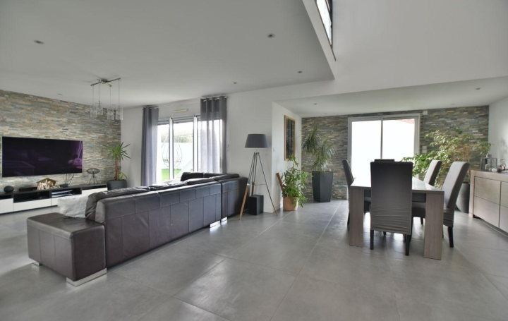 Réseau Immo-diffusion : Maison  SAINT-ANDRE-DE-LA-MARCHE  149 m2 352 000 € 