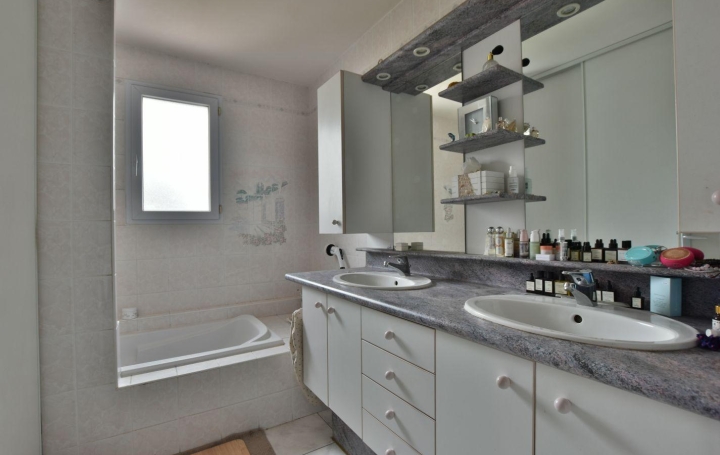 Maison LA SEGUINIERE (49280)  126 m2 299 900 € 