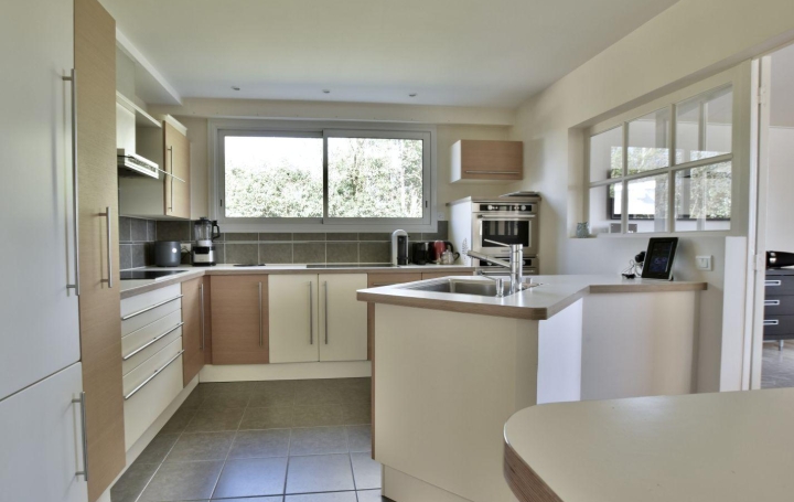 Maison CHOLET (49300)  220 m2 551 200 € 