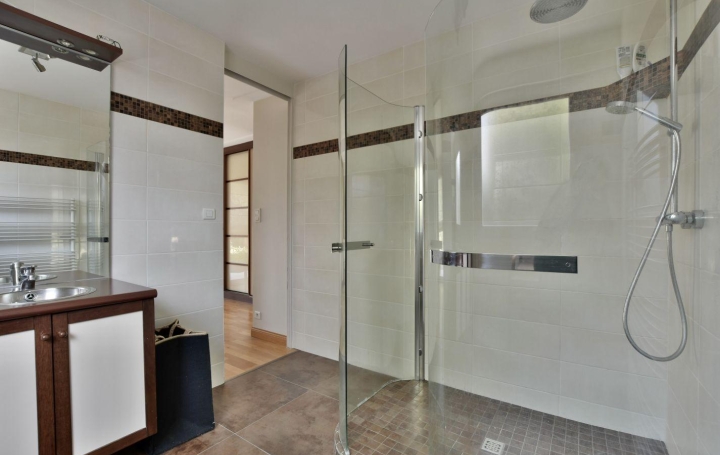 Maison CHOLET (49300)  220 m2 551 200 € 