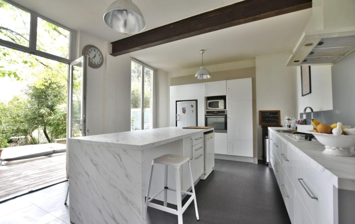 Maison CHOLET (49300)  210 m2 399 900 € 