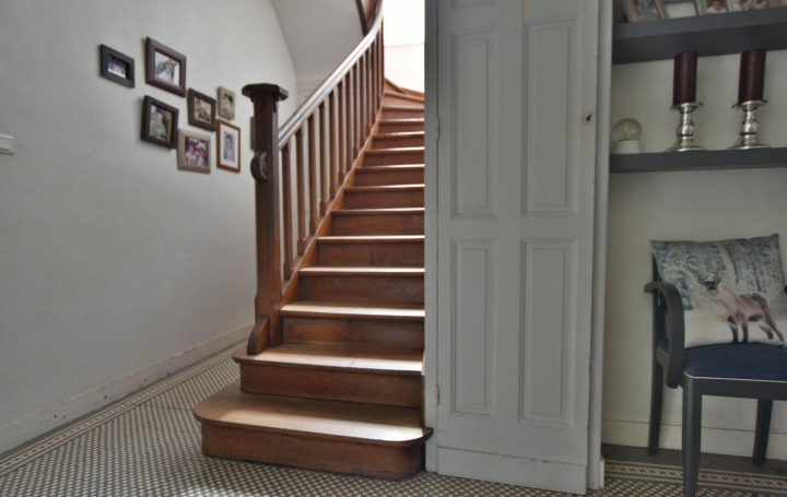 Maison CHOLET (49300)  210 m2 399 900 € 