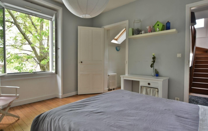 Maison CHOLET (49300)  210 m2 399 900 € 