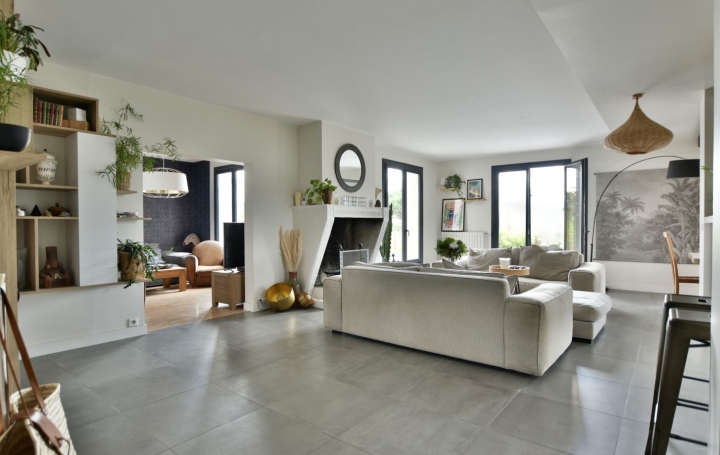 Maison CHOLET (49300)  274 m2 714 900 € 