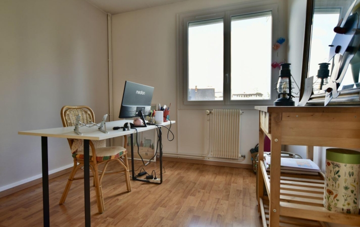 Autre CHOLET (49300)  65 m2 132 500 € 