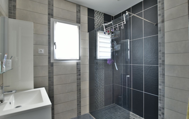 Maison CHOLET (49300)  153 m2 332 800 € 