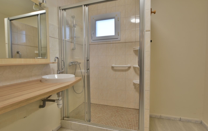 3 Pièces CHOLET (49300)  64 m2 149 100 € 