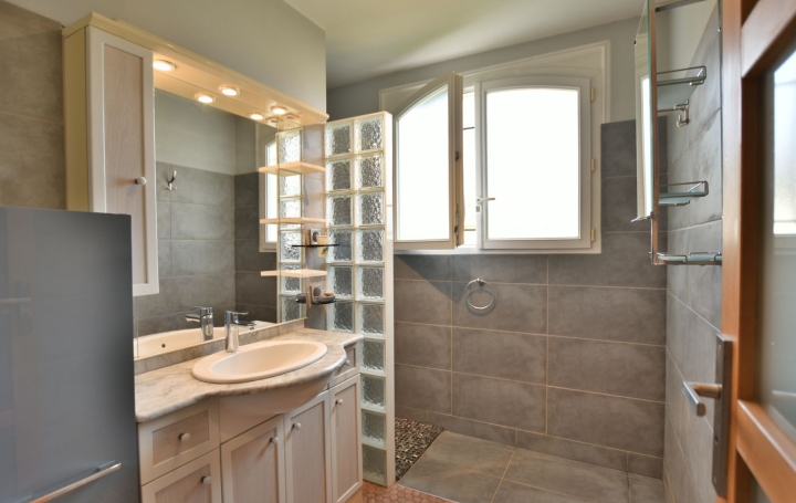 Maison CHOLET (49300)  163 m2 297 825 € 