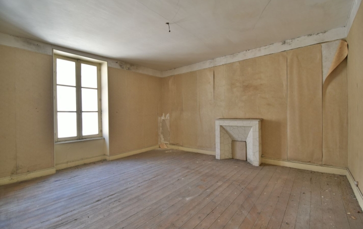 Maison CHOLET (49300)  210 m2 198 500 € 