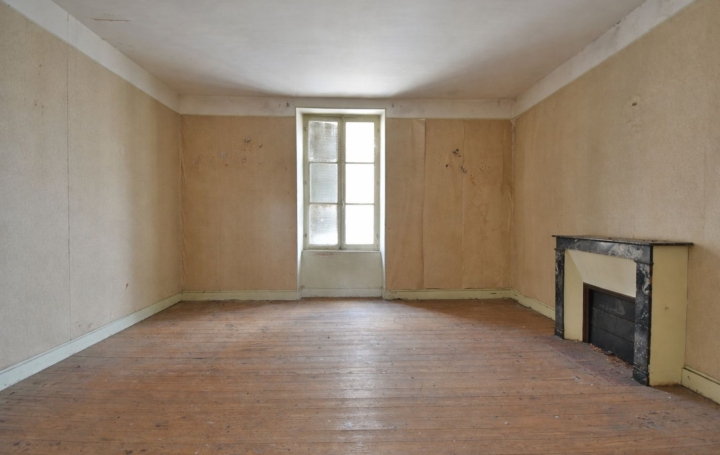 Maison CHOLET (49300)  210 m2 198 500 € 