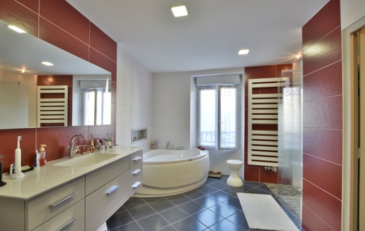 Maison CHOLET (49300)  140 m2 299 900 € 