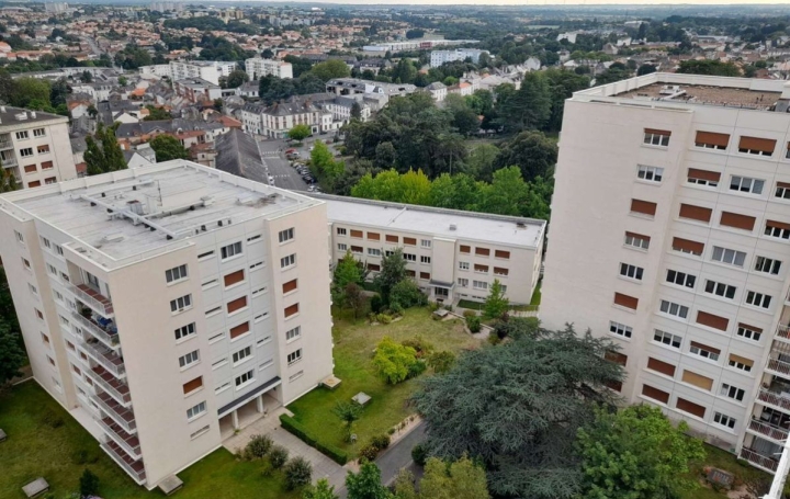 Garage / Parking CHOLET (49300) 14 m<sup>2</sup> 17 900 € 