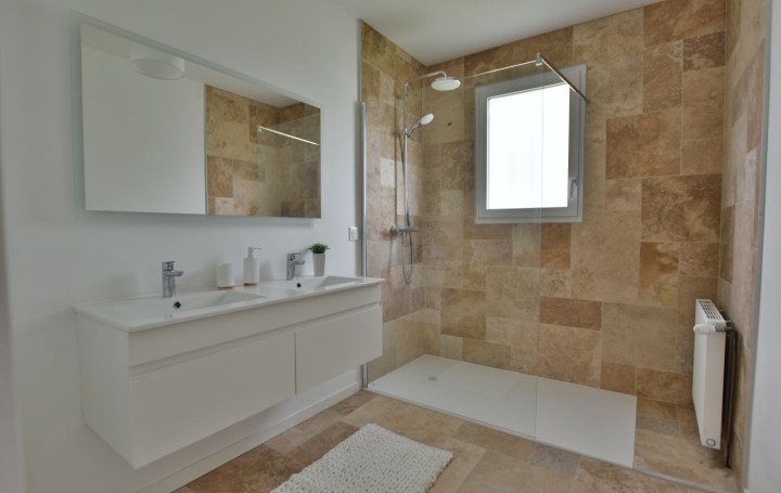 Maison CHOLET (49300)  142 m2 332 800 € 