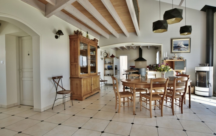 Maison CHOLET (49300)  195 m2 457 600 € 