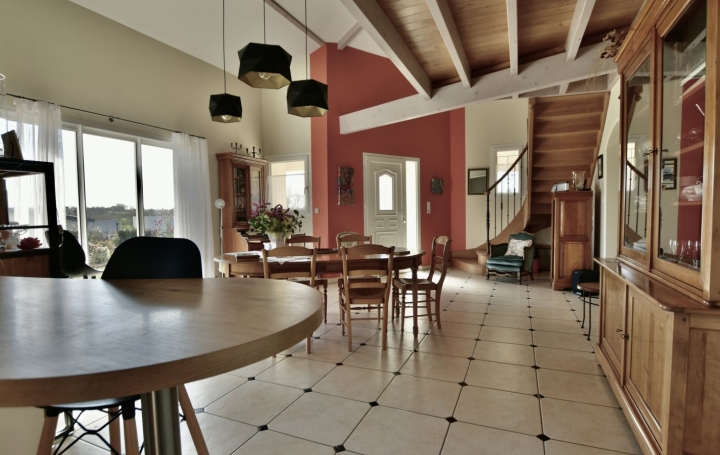 Maison CHOLET (49300)  195 m2 457 600 € 