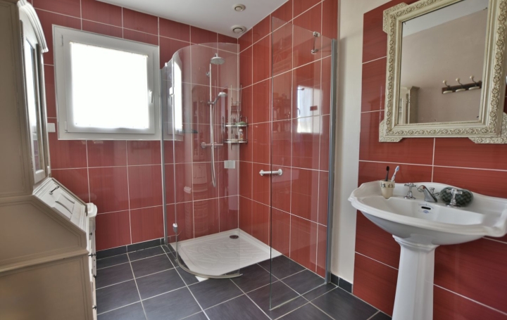 Maison CHOLET (49300)  195 m2 457 600 € 