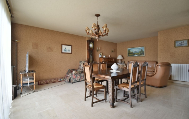 Maison CHOLET (49300)  140 m2 263 000 € 