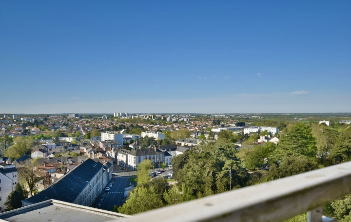5 Pièces CHOLET (49300)  119 m2 259 900 € 