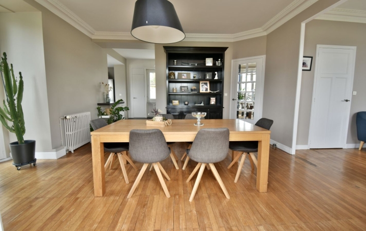 Maison CHOLET (49300)  251 m2 499 000 € 