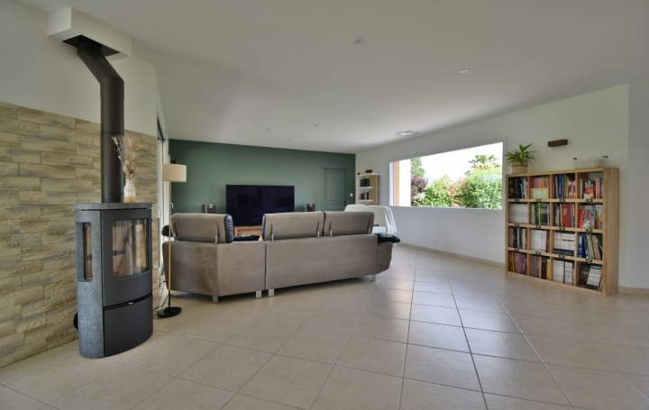 Maison CHOLET (49300)  210 m2 592 800 € 