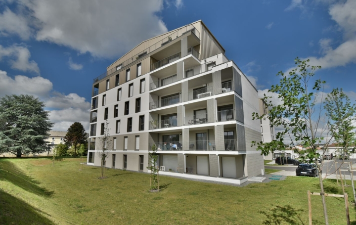 5 Pièces CHOLET (49300)  104 m2 364 000 € 